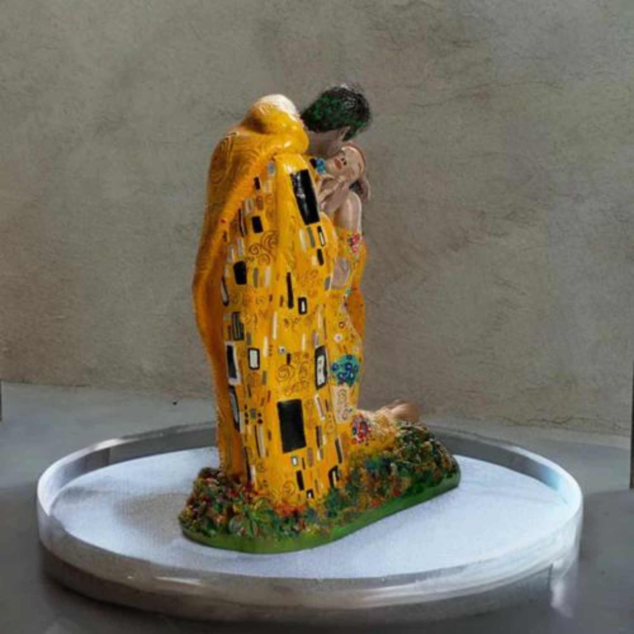 The Kiss Sculpture
