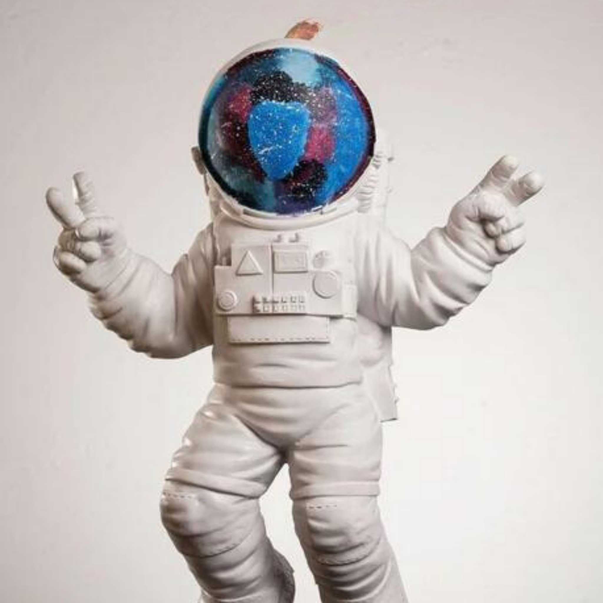astronaut snow globe