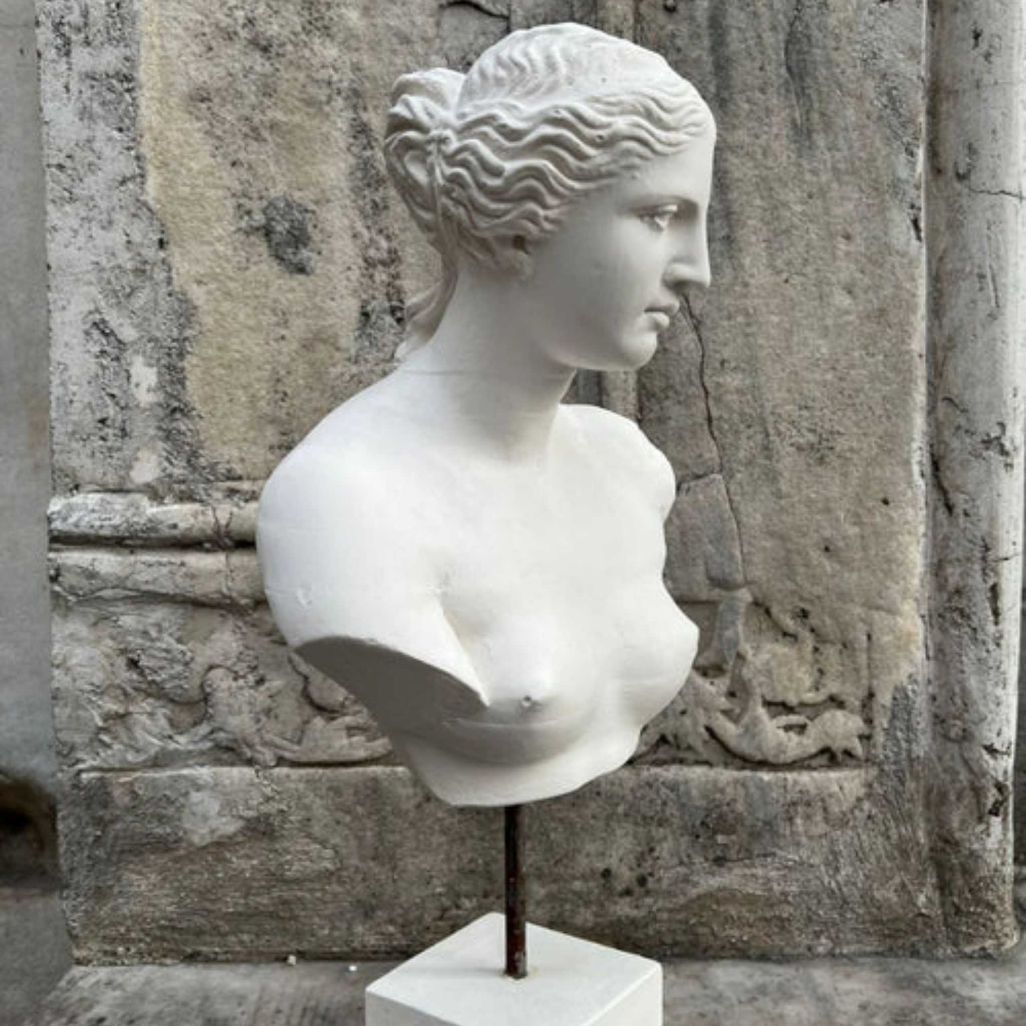 aphrodite goddess statue
