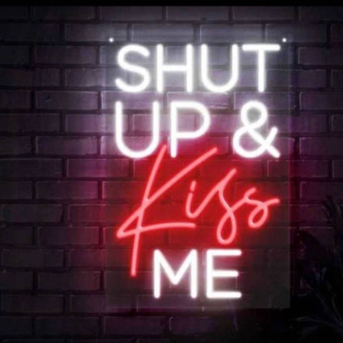 Shut Up and Kiss Me - Artchi